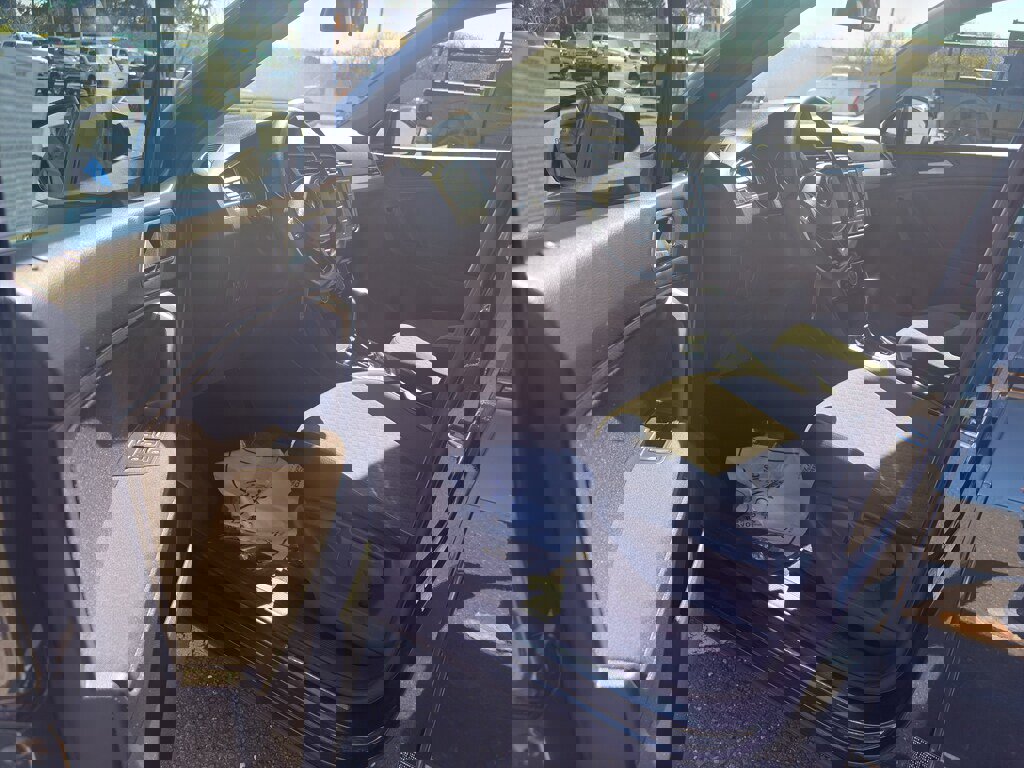 Used 2019 Volkswagen Tiguan S w/ Driver Assistance Package image 4