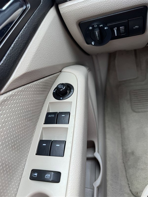Used 2007 Ford Fusion SE FWD image 22