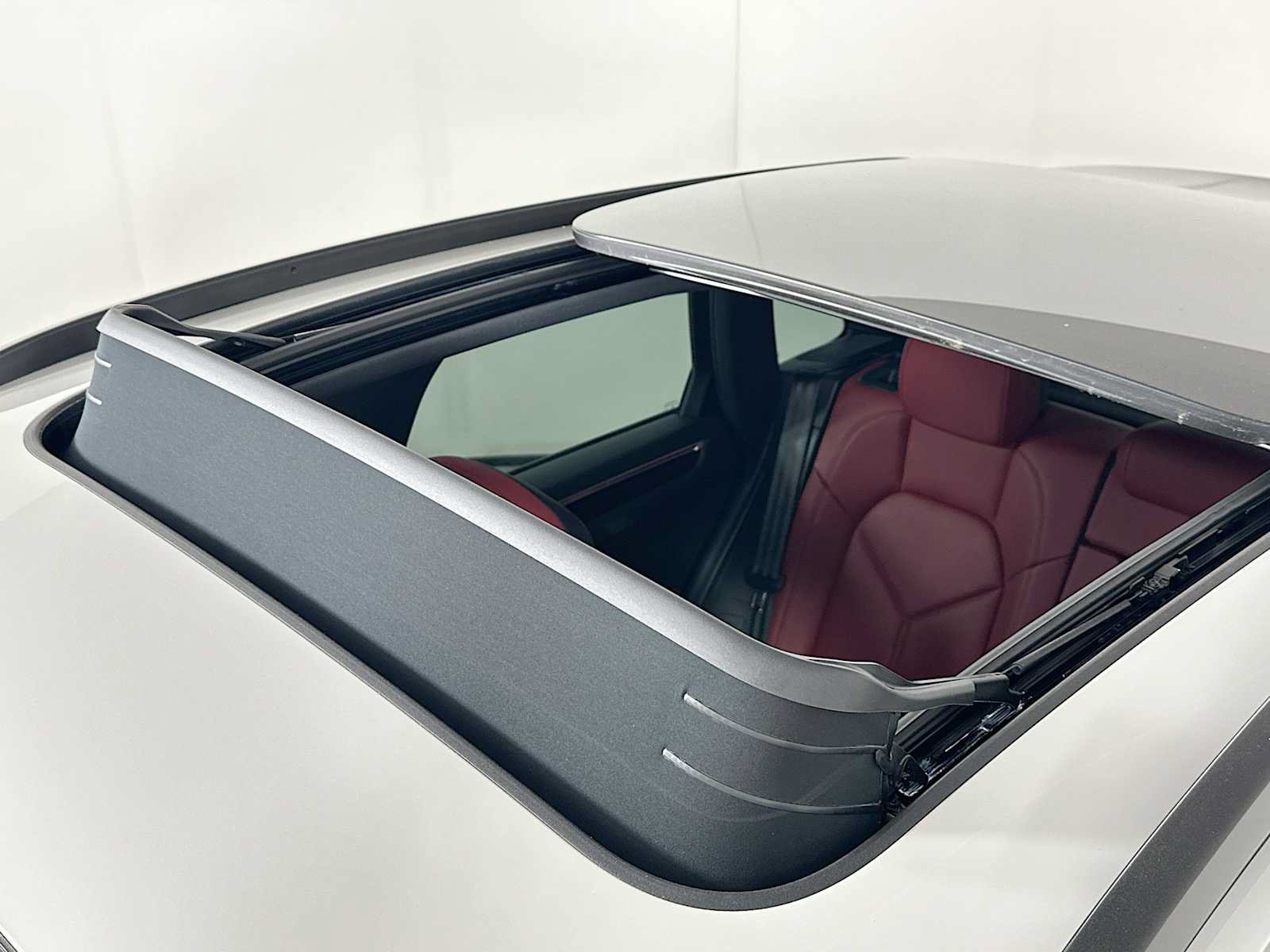 New 2026 Porsche Macan AWD/4WD image 22