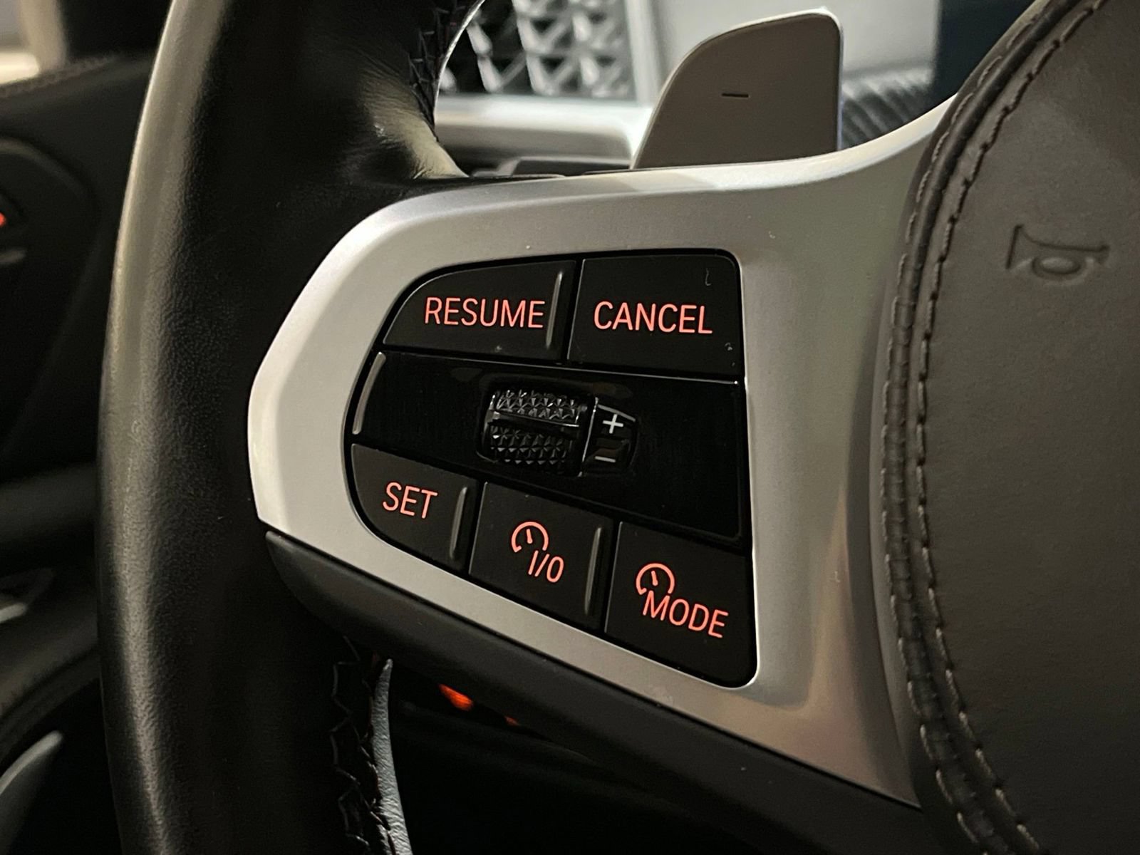 Used 2025 BMW X7 M60i AWD/4WD image 32