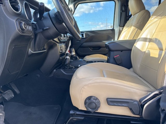 Used 2018 Jeep Wrangler Unlimited Sahara image 16