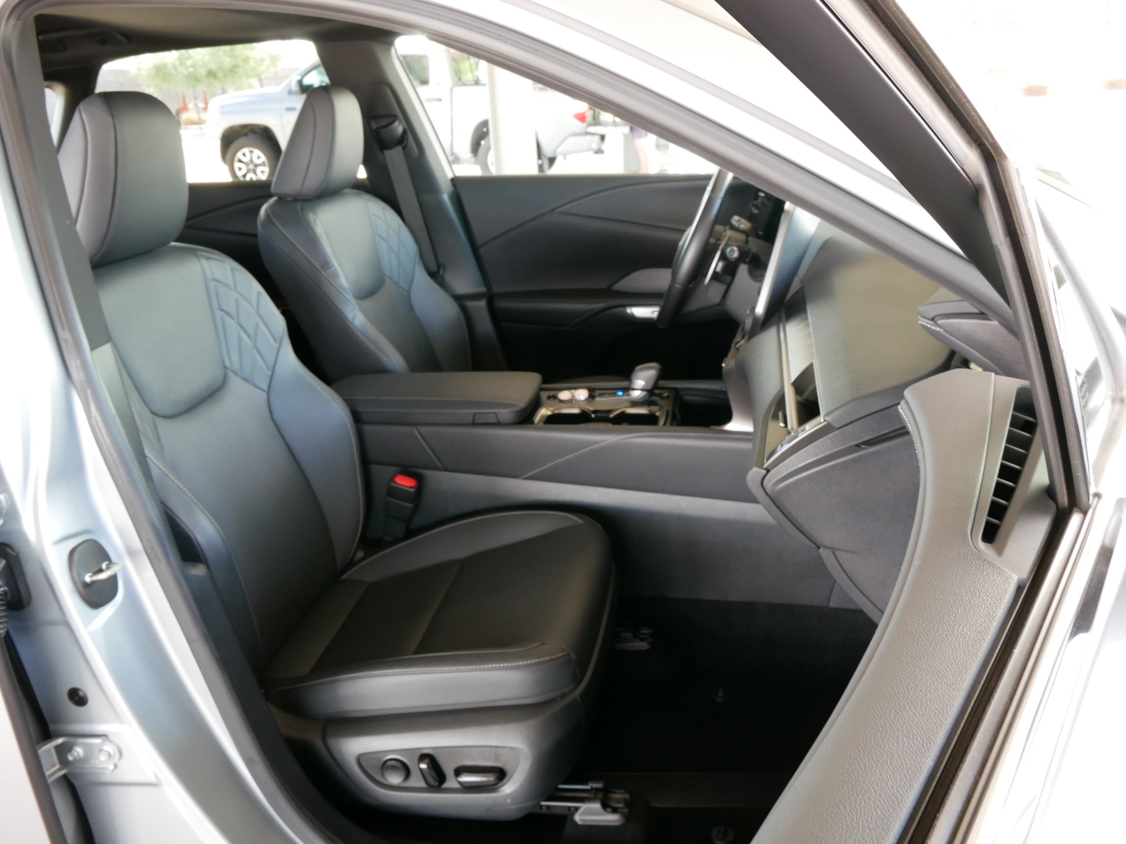 Certified 2025 Lexus RX 350 Premium w/ Accessory Package FWD image 8