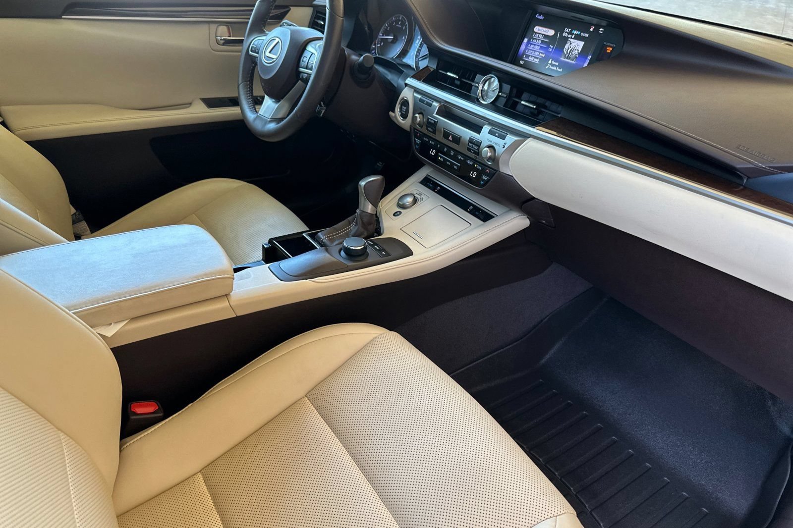 Used 2018 Lexus ES 350 w/ Premier Package FWD image 16