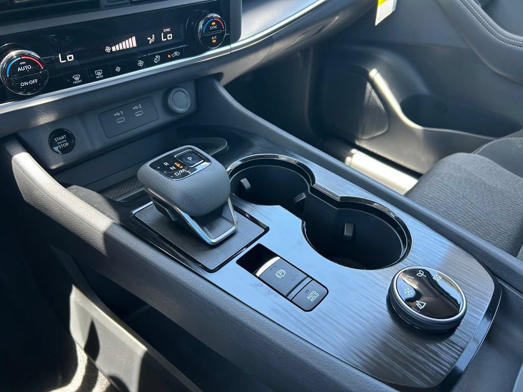 New 2026 Nissan Rogue SV AWD/4WD image 36