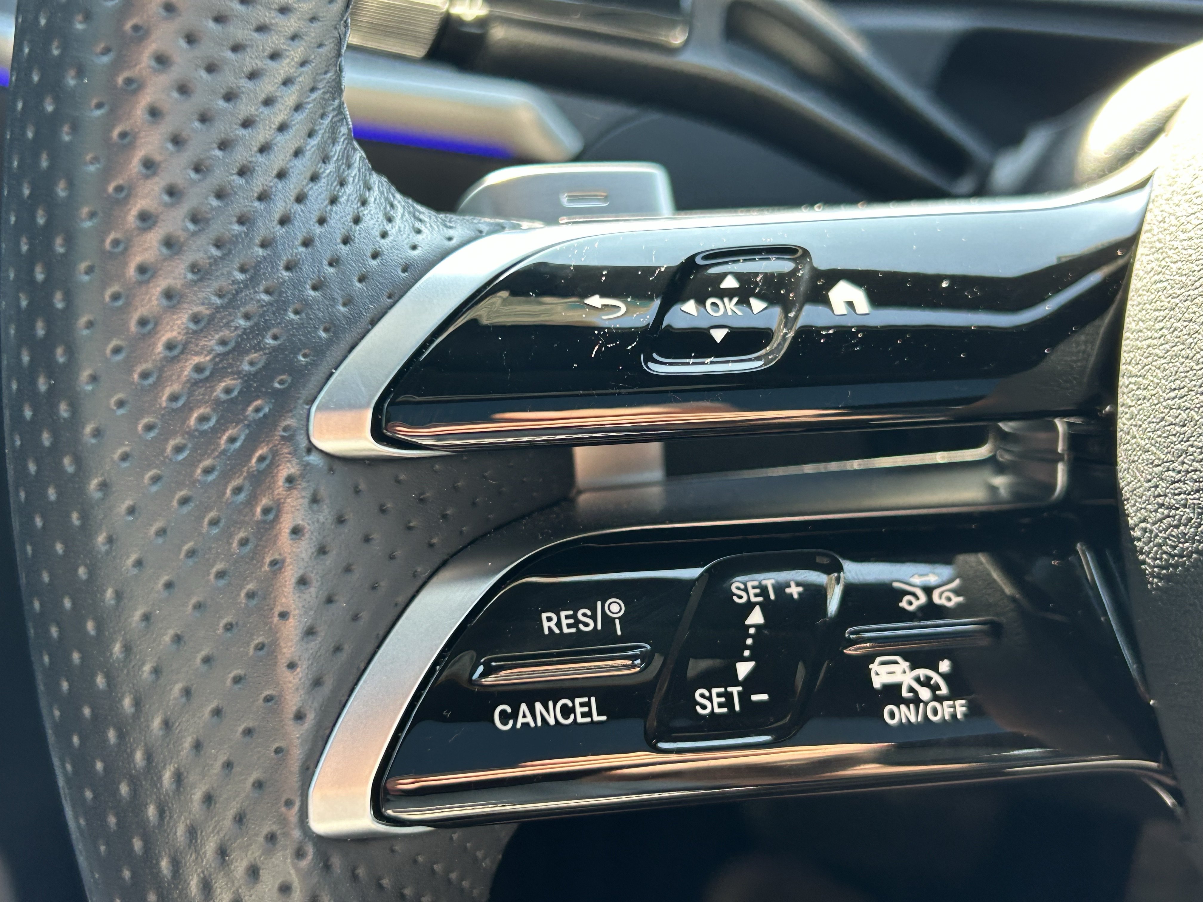 Certified 2025 Mercedes-Benz CLE 300 4MATIC Coupe image 25