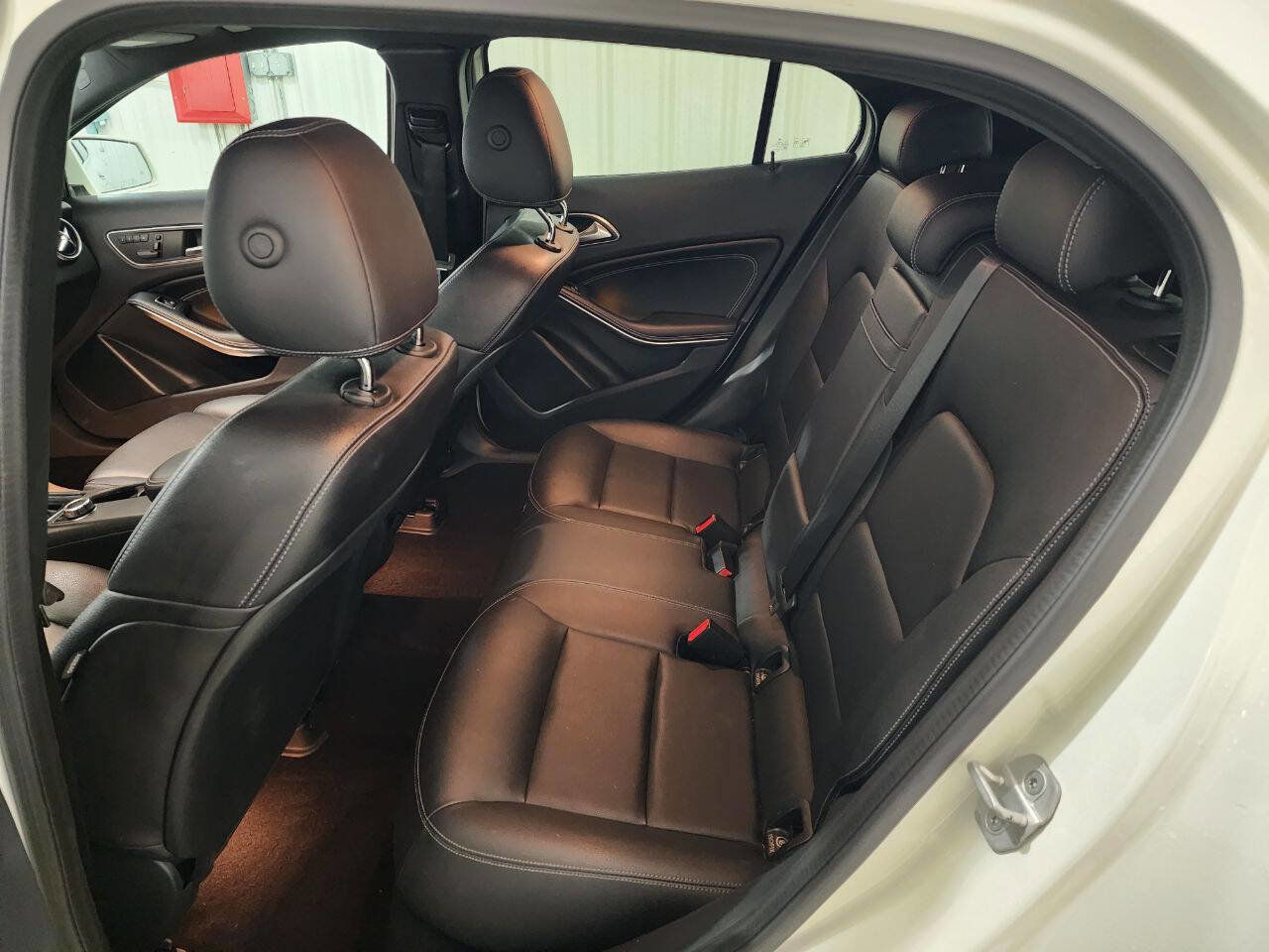 Used 2017 Mercedes-Benz GLA 250 4MATIC w/ Premium Package image 12