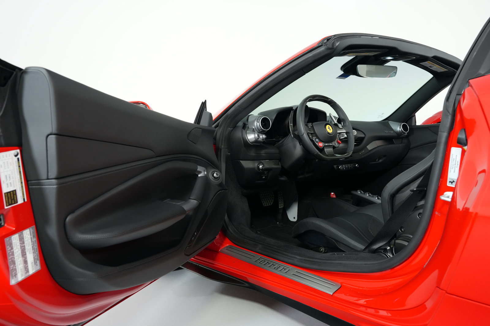 Used 2023 Ferrari F8 Spider RWD image 27