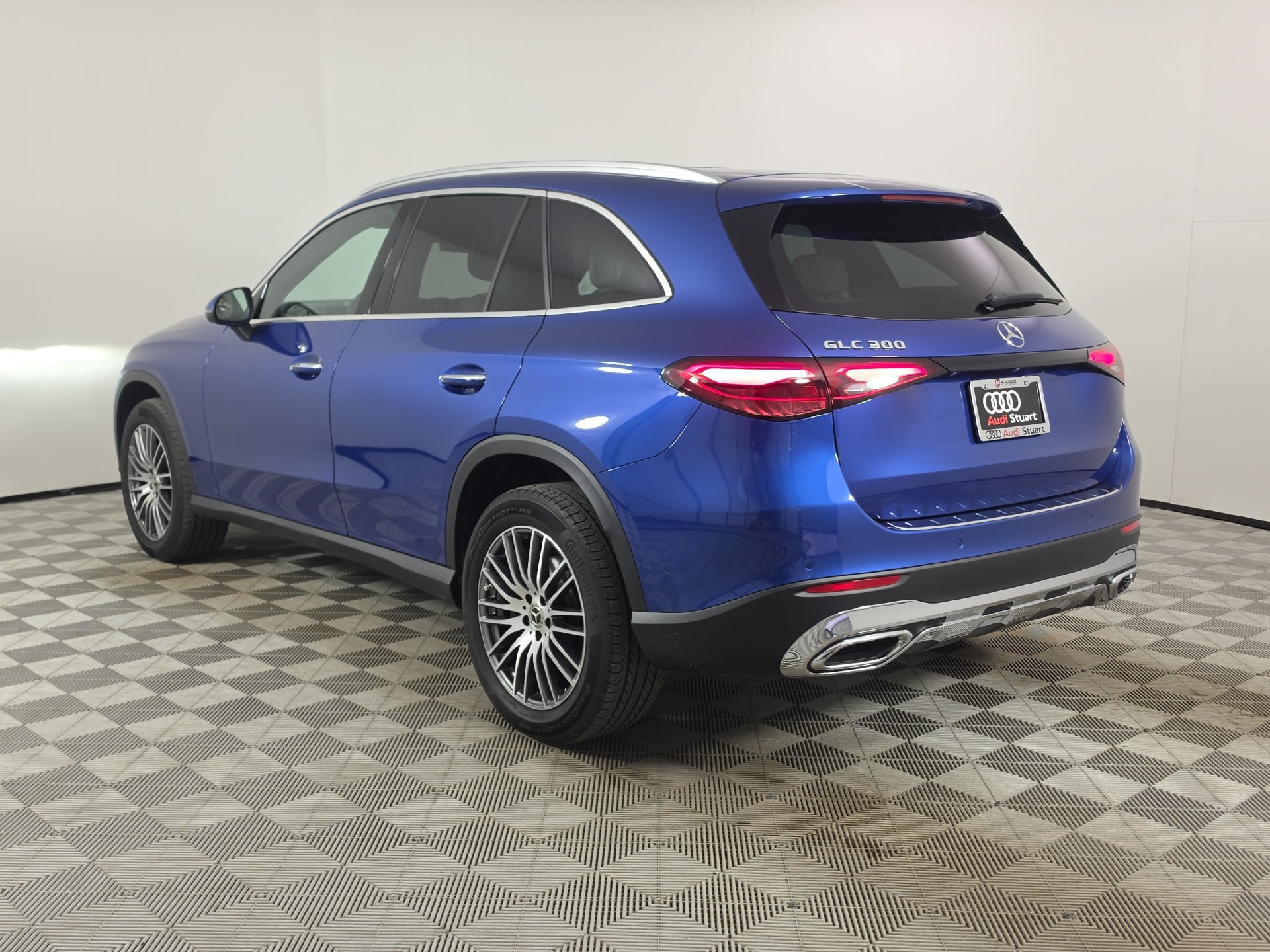 Used 2025 Mercedes-Benz GLC 300 image 5