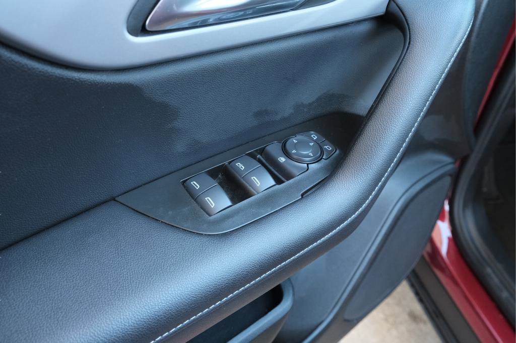 Used 2025 Chevrolet Blazer LT image 16