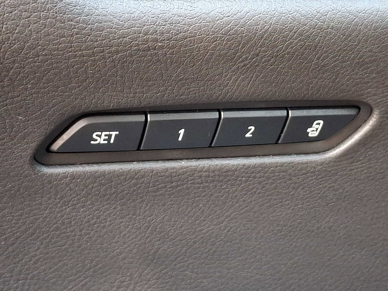 Certified 2023 Cadillac XT6 Premium Luxury image 34