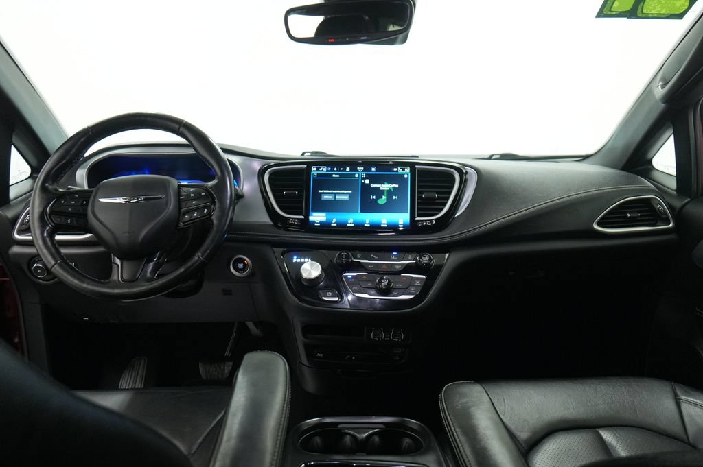 Used 2021 Chrysler Pacifica Touring-L w/ Uconnect Theater Family Group AWD/4WD image 35