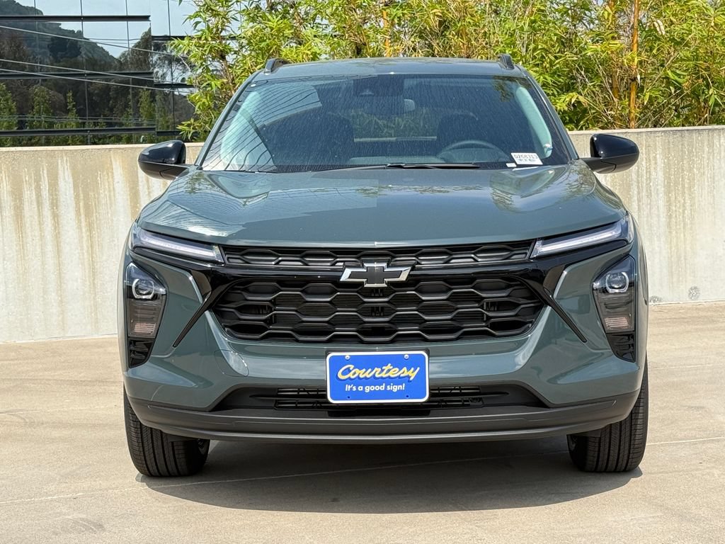 New 2026 Chevrolet Trax LT w/ Driver Confidence Package FWD image 4