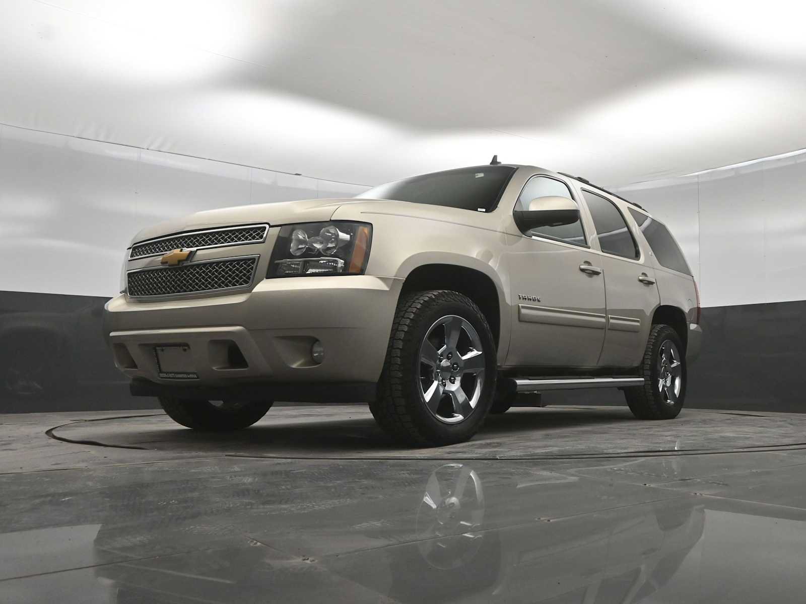Used 2014 Chevrolet Tahoe LT w/ Luxury Package RWD image 35