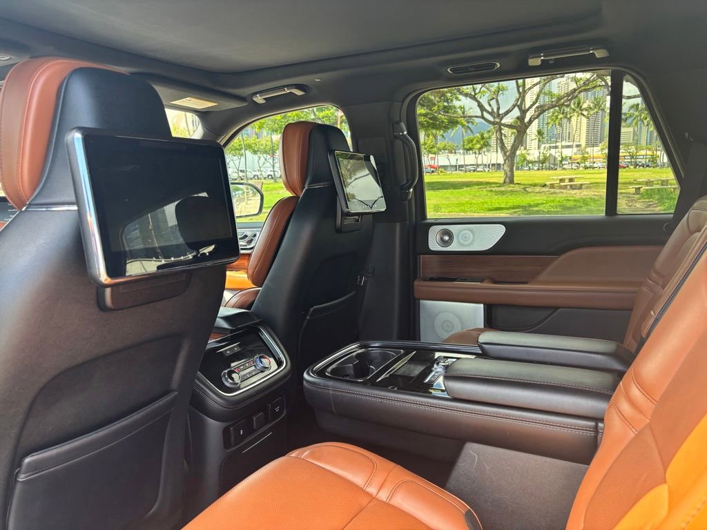 Used 2019 Lincoln Navigator Reserve w/ Cargo Package AWD/4WD image 11