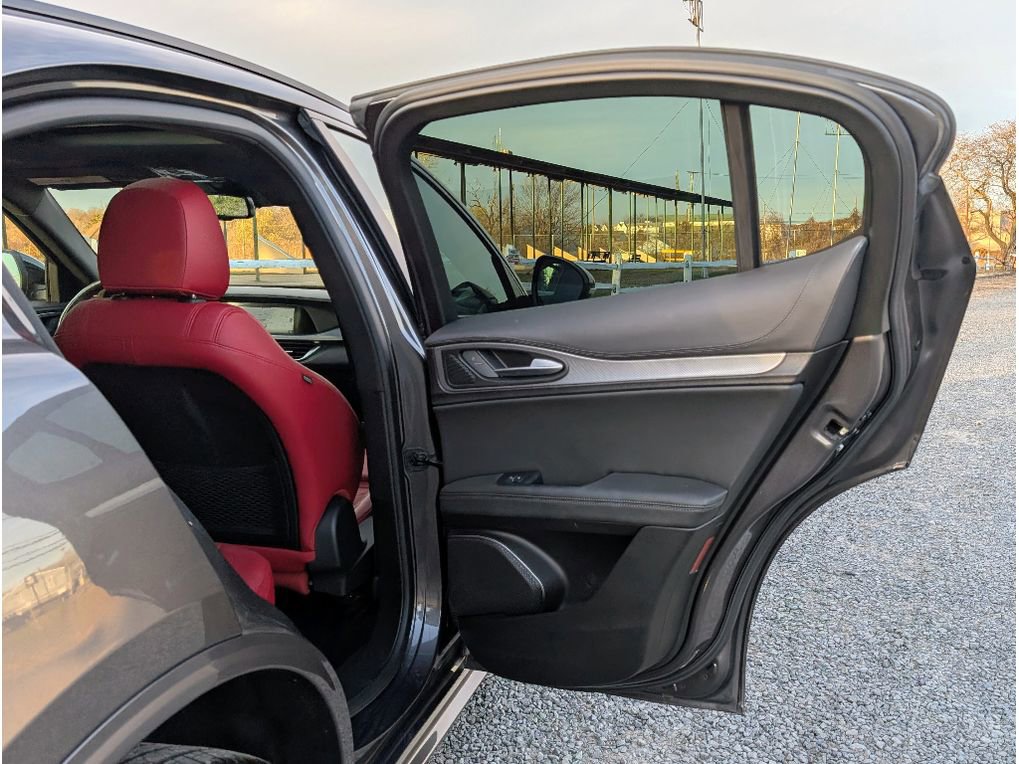 Used 2022 Alfa Romeo Stelvio Veloce image 12