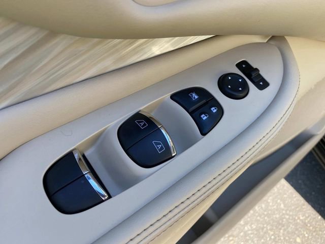 Used 2018 Nissan Murano SL w/ Moonroof Package image 13