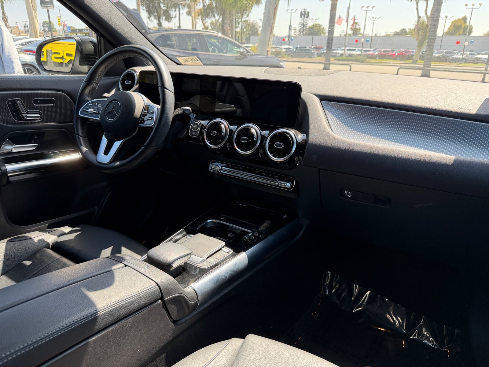 Used 2022 Mercedes-Benz GLA 250 w/ Premium Package Lite image 20
