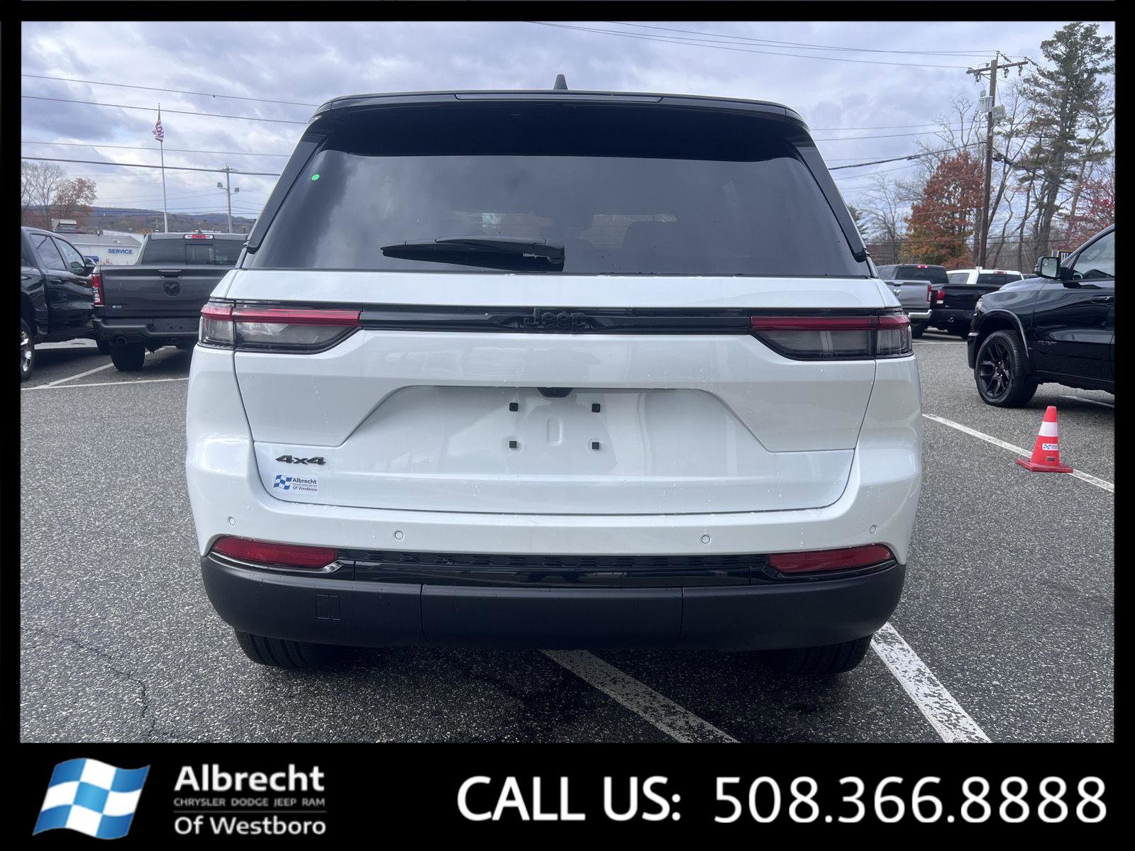 New 2025 Jeep Grand Cherokee Limited image 4