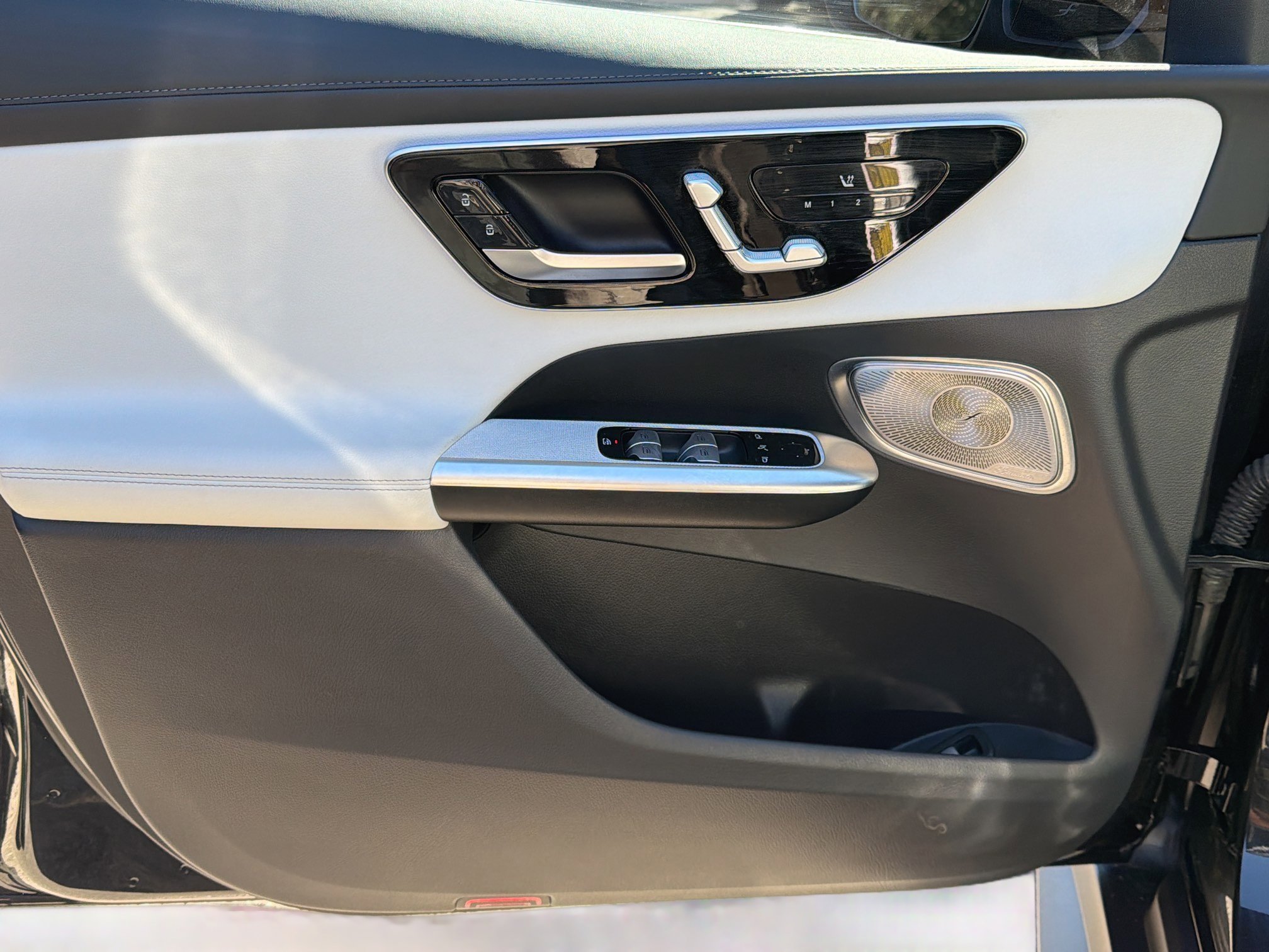 Used 2024 Mercedes-Benz GLC 300 4MATIC image 22