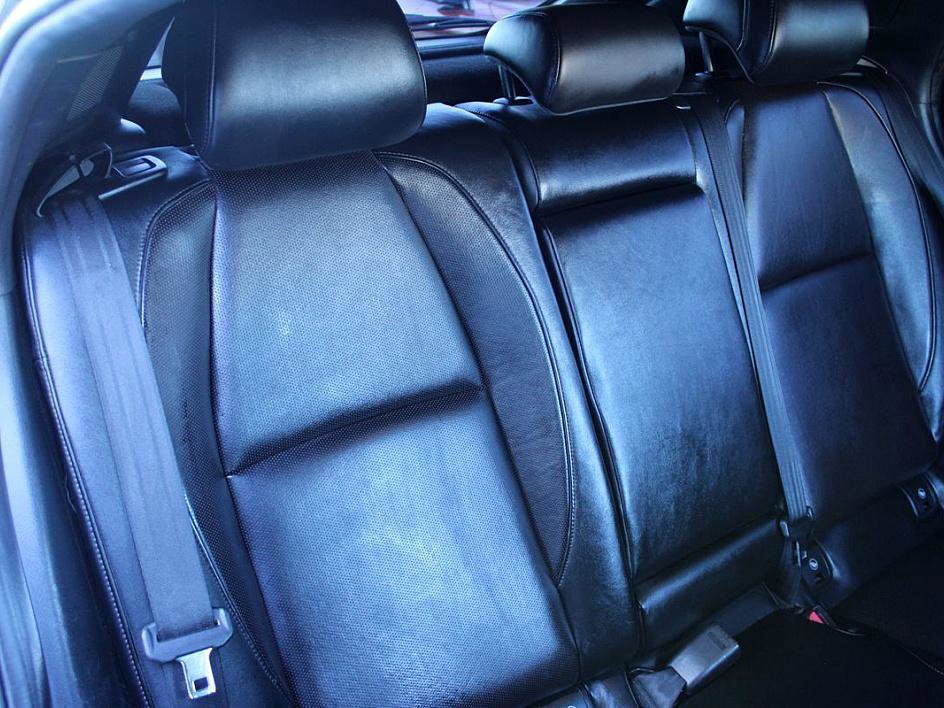 Used 2019 MAZDA MAZDA3 Hatchback w/ Premium Package image 22