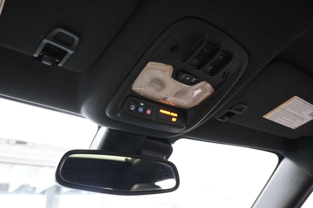 Used 2023 Chevrolet TrailBlazer RS w/ Sun and Liftgate Package FWD image 22
