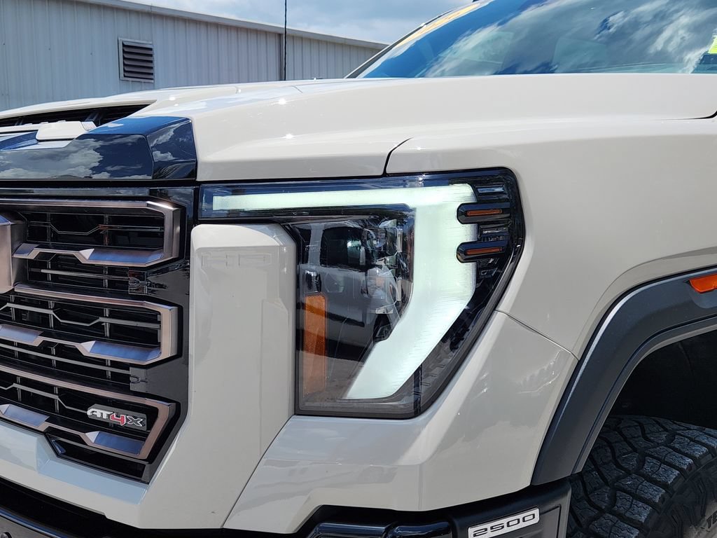 Used 2026 GMC Sierra 2500 AT4X AWD/4WD image 7