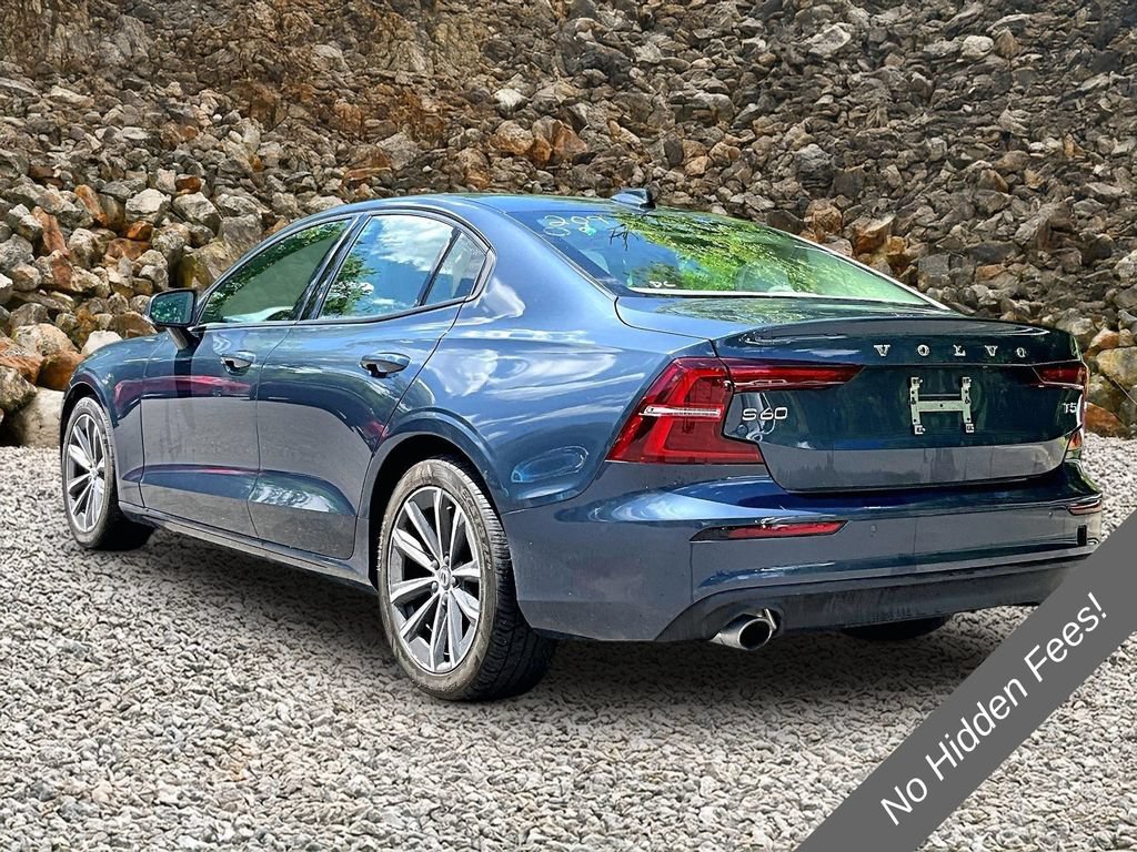 Used 2021 Volvo S60 T5 Momentum FWD image 11