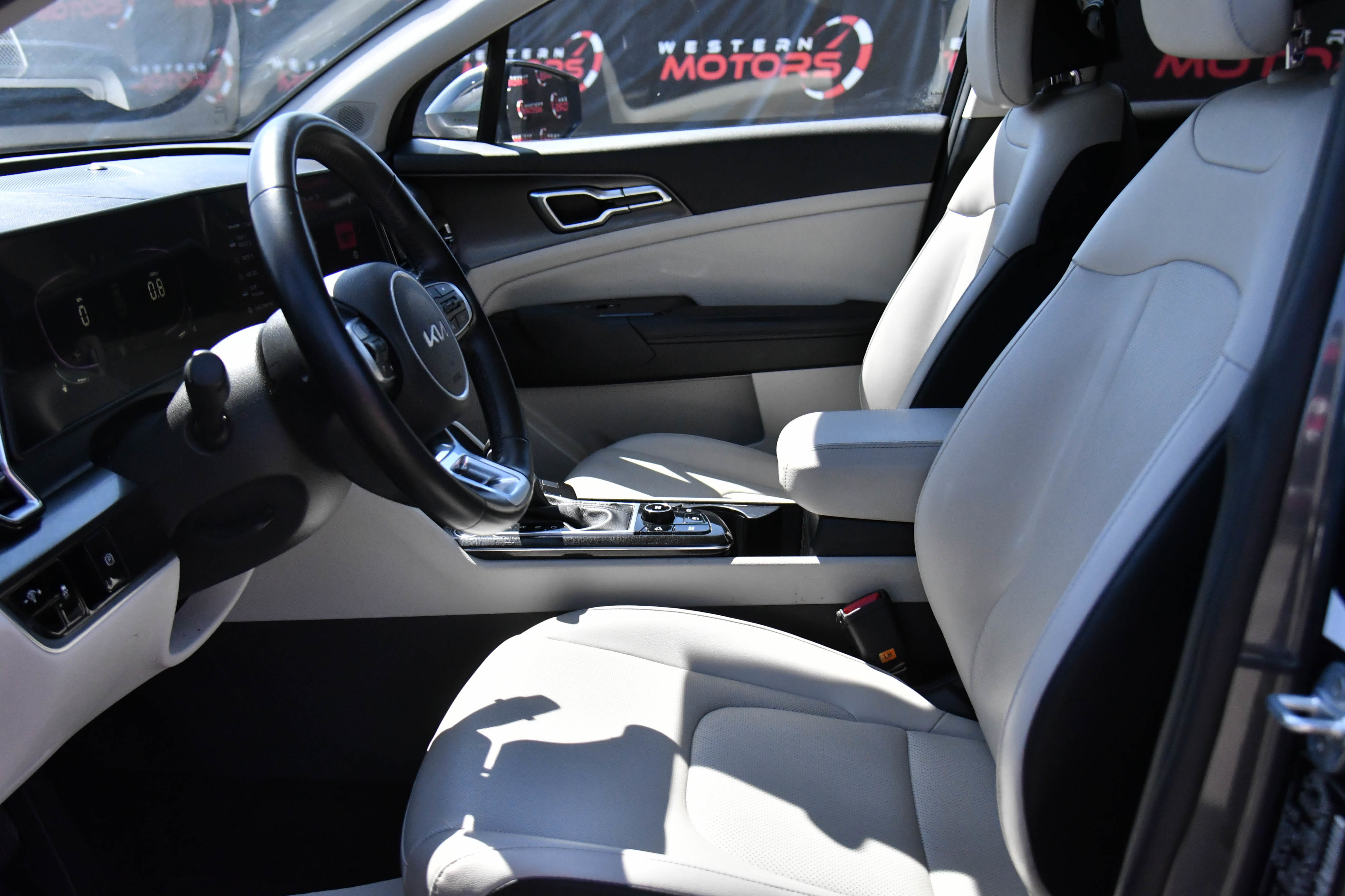 Used 2023 Kia Sportage EX FWD image 18