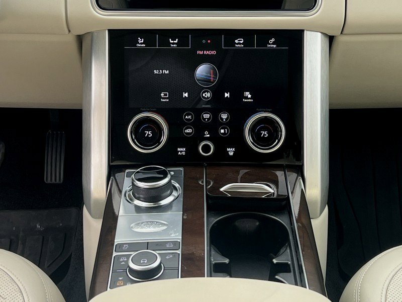 Used 2019 Land Rover Range Rover HSE image 34