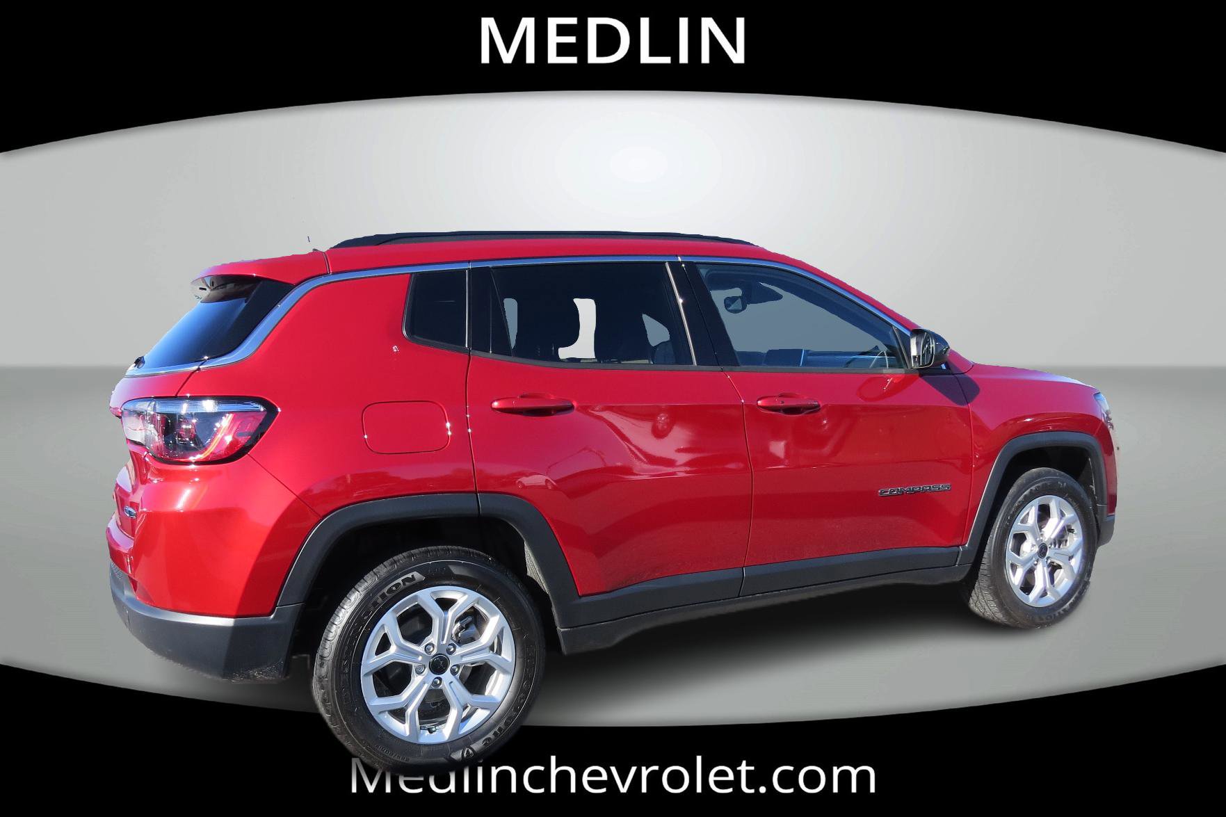 Used 2025 Jeep Compass Latitude image 7
