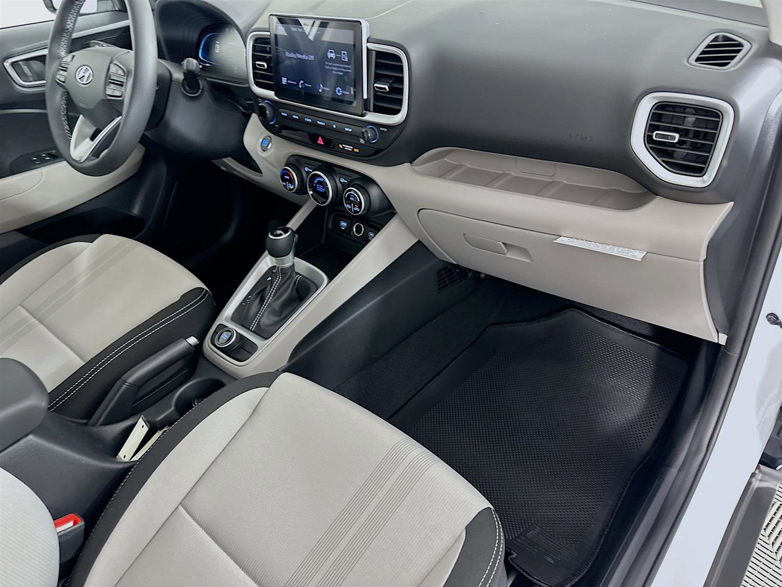 New 2025 Hyundai Venue SEL image 26