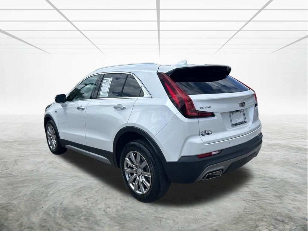 Used 2022 Cadillac XT4 Premium Luxury w/ Enhanced Visibility Package FWD image 6