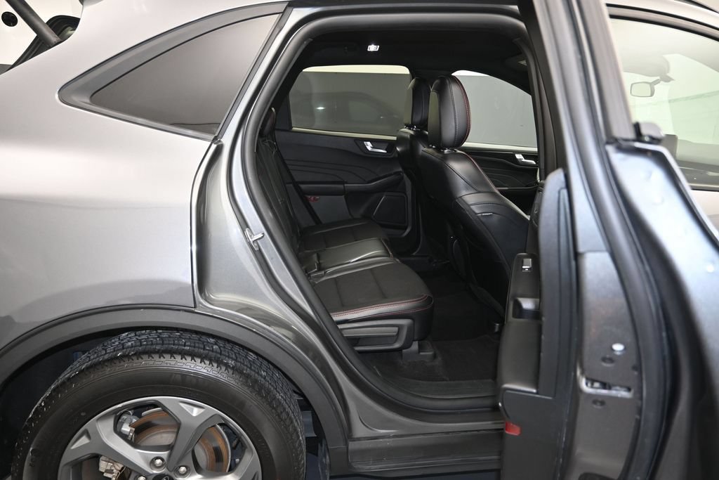 Used 2025 Ford Escape ST-Line Select AWD/4WD image 25