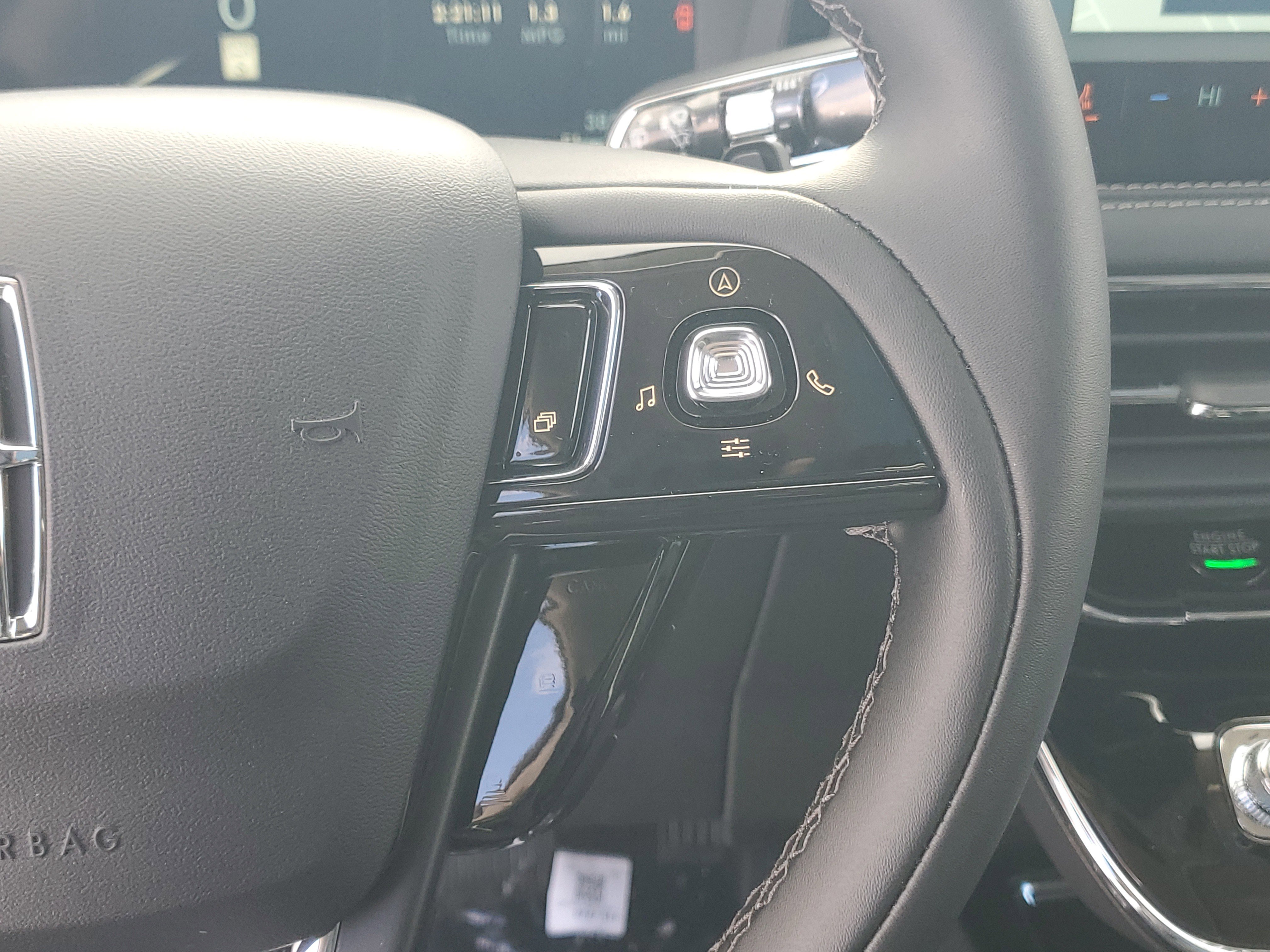 New 2026 Lincoln Corsair Premiere image 18