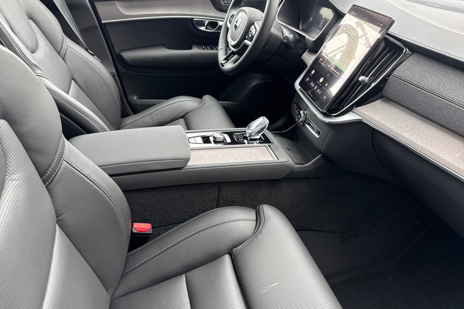 New 2026 Volvo XC90 T8 Ultra w/ Protection Package AWD/4WD image 16