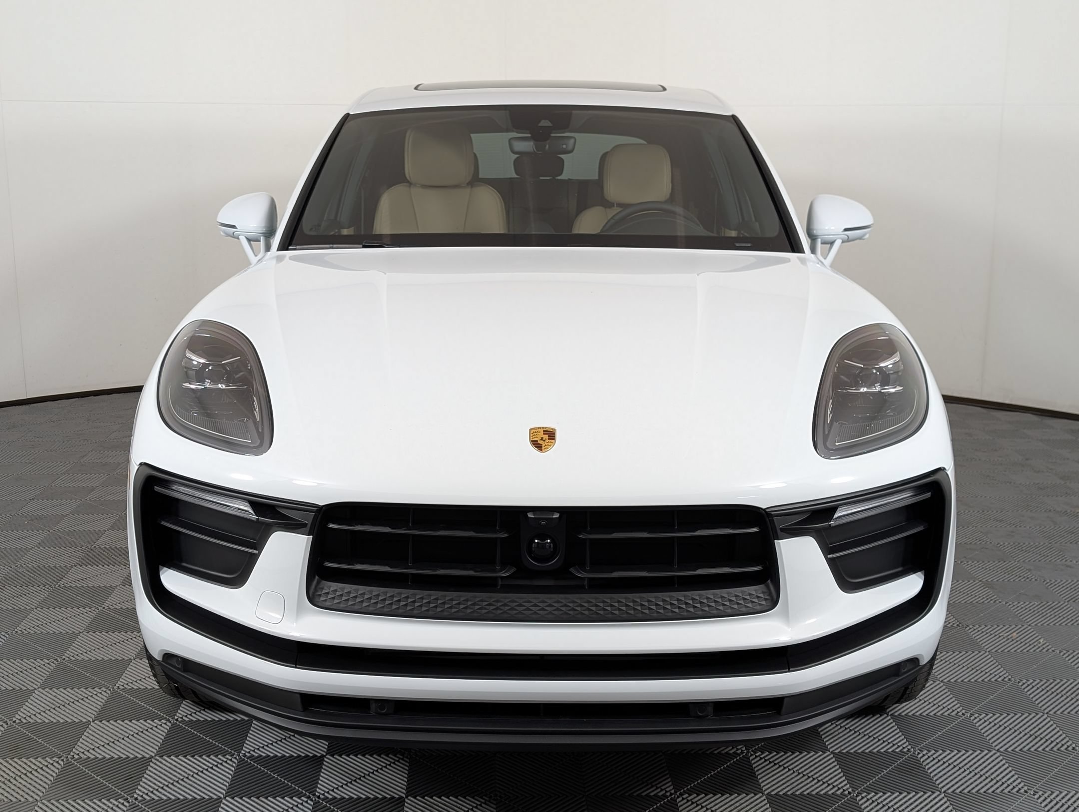 Certified 2026 Porsche Macan AWD/4WD image 7