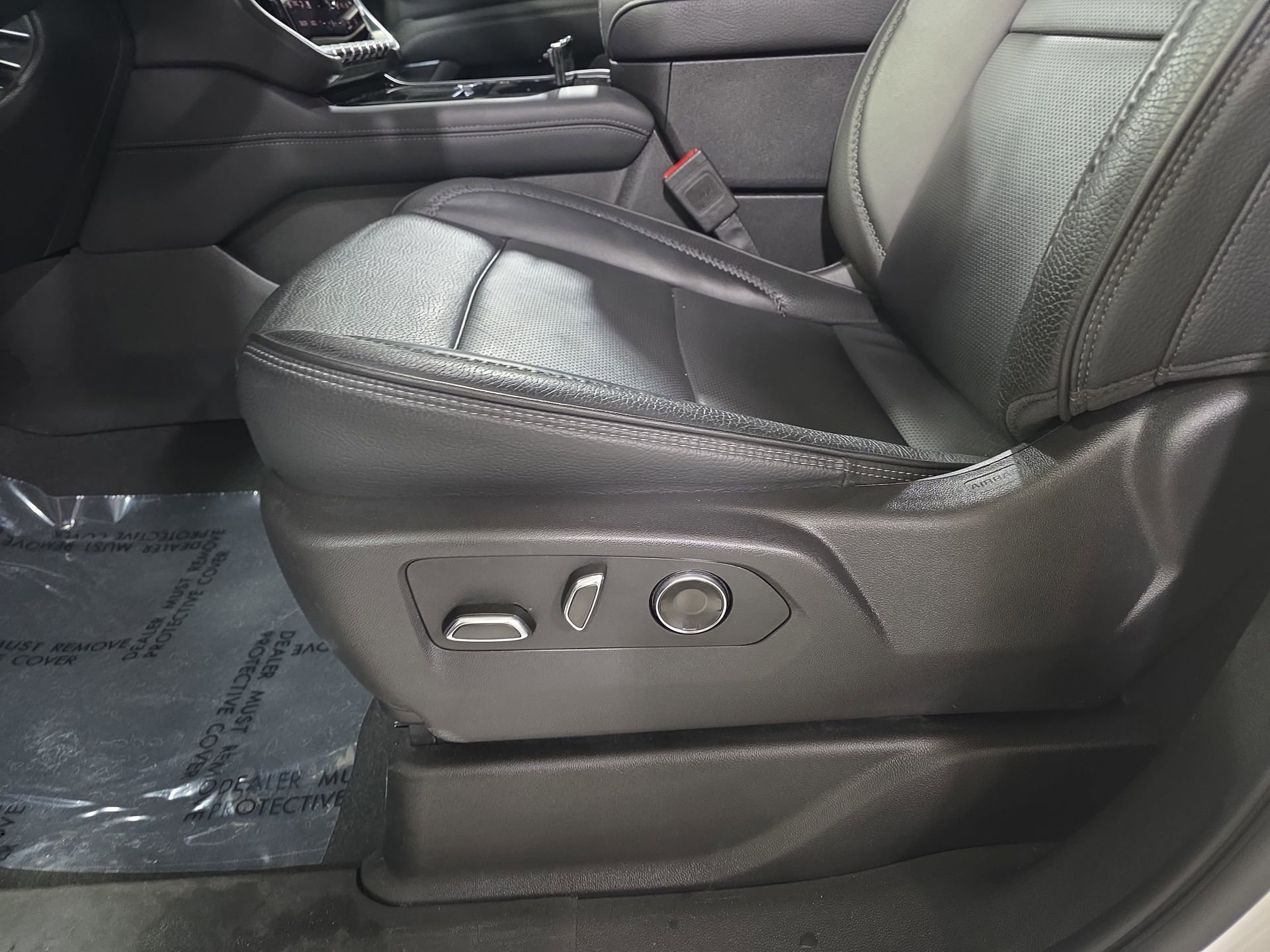 Used 2025 GMC Yukon Denali image 28