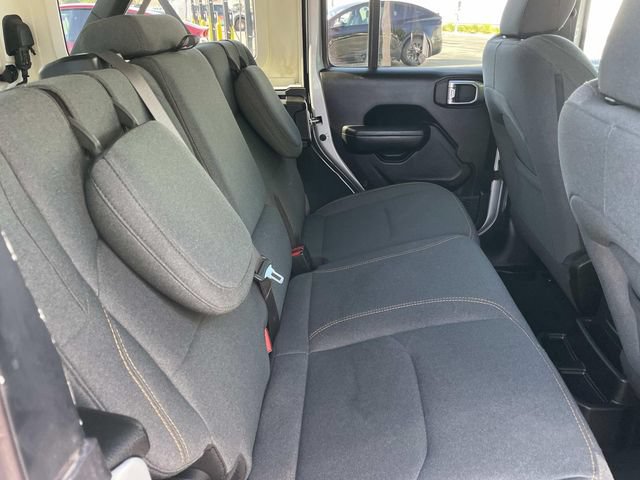 Used 2024 Jeep Wrangler Unlimited AWD/4WD image 33