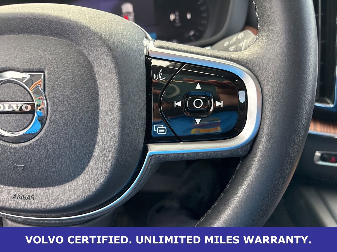 Certified 2023 Volvo XC60 B5 Plus w/ Climate Package image 22