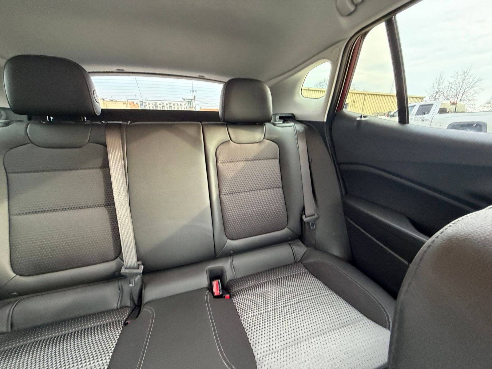 Used 2025 Chevrolet Trax LT image 35