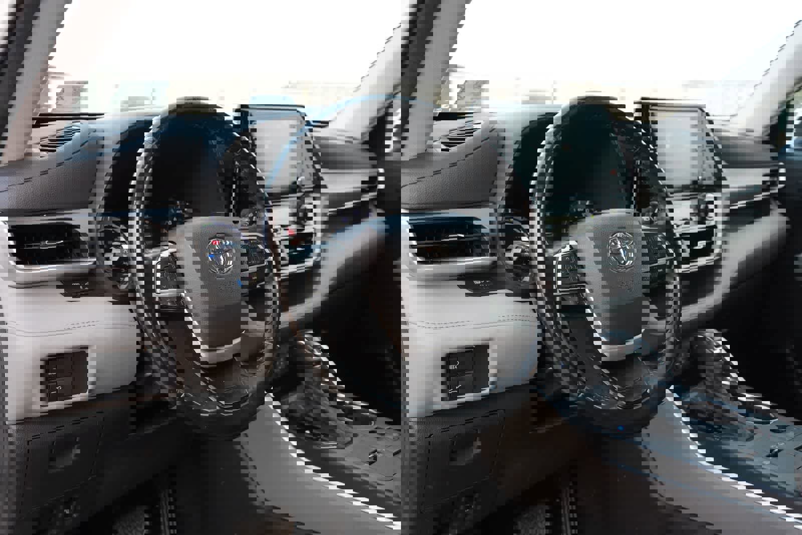 Used 2022 Toyota Highlander LE image 17