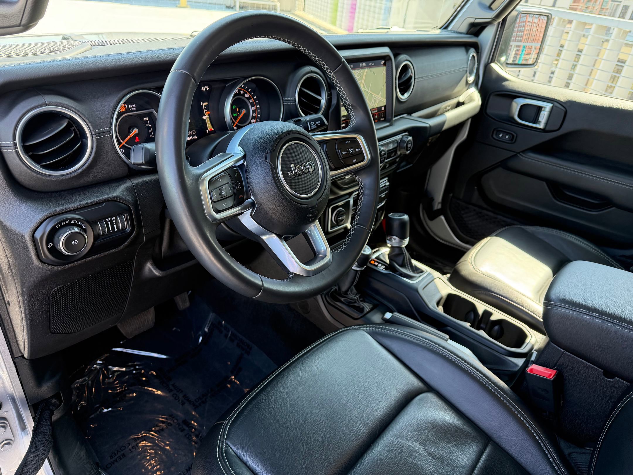 Used 2019 Jeep Wrangler Unlimited Sahara image 4