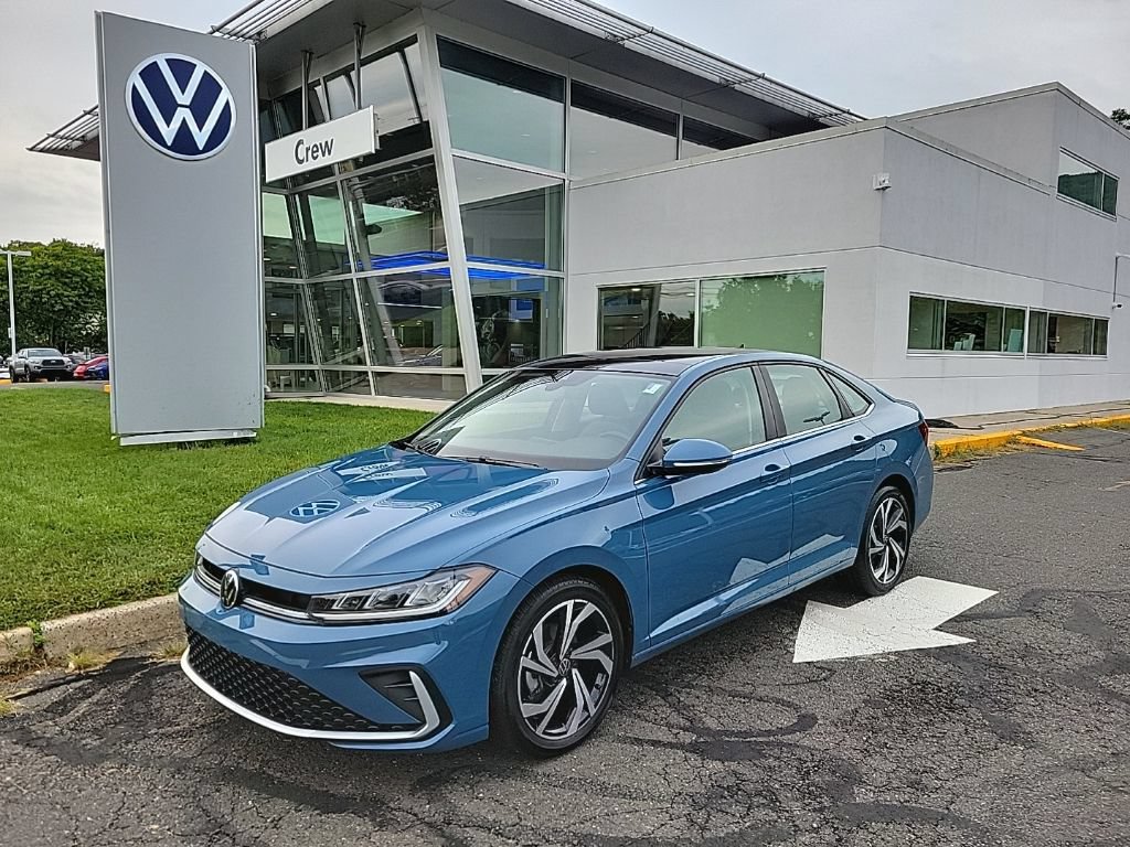 Certified 2025 Volkswagen Jetta SEL