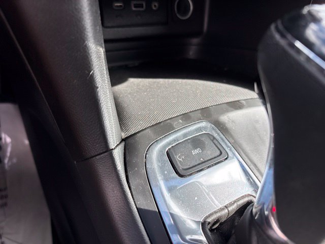 Used 2020 Chevrolet Equinox LT AWD/4WD image 16