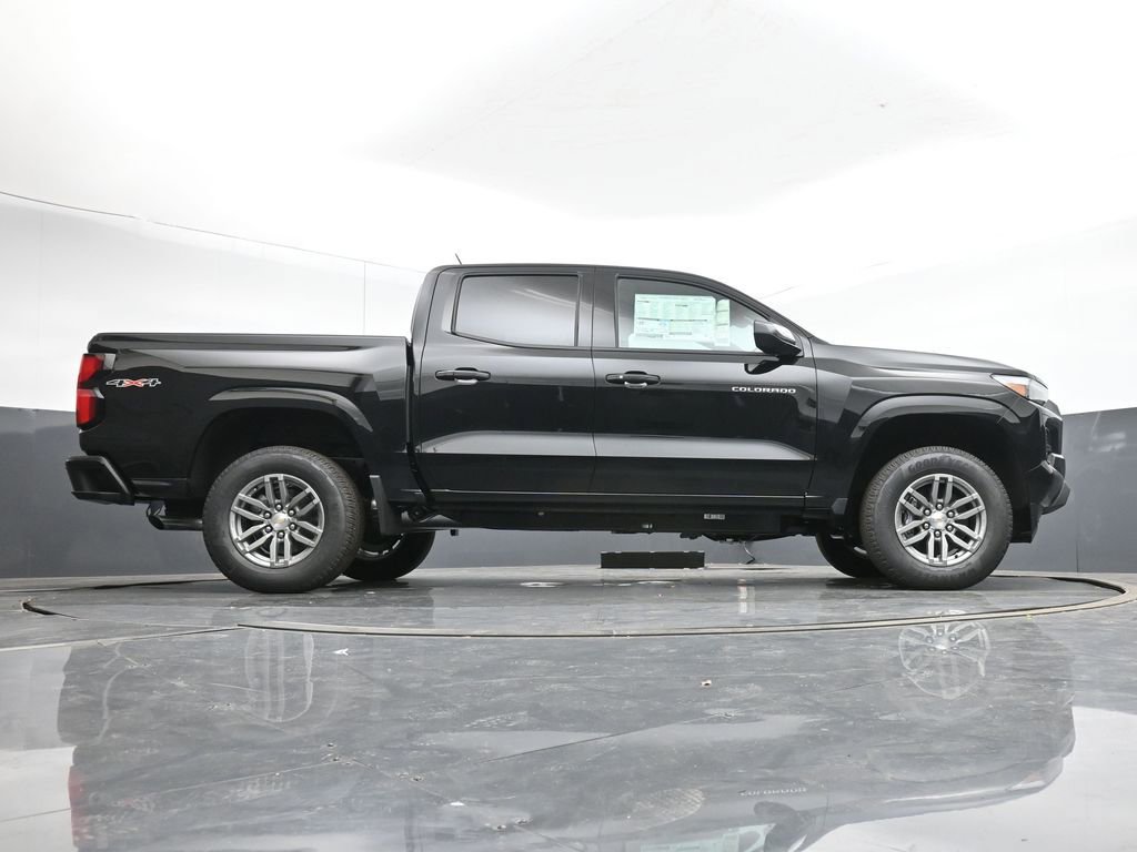 Used 2024 Chevrolet Colorado LT w/ LT Convenience Package III image 14