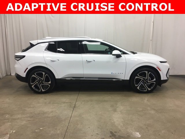 Used 2024 Chevrolet Equinox EV LT image 2