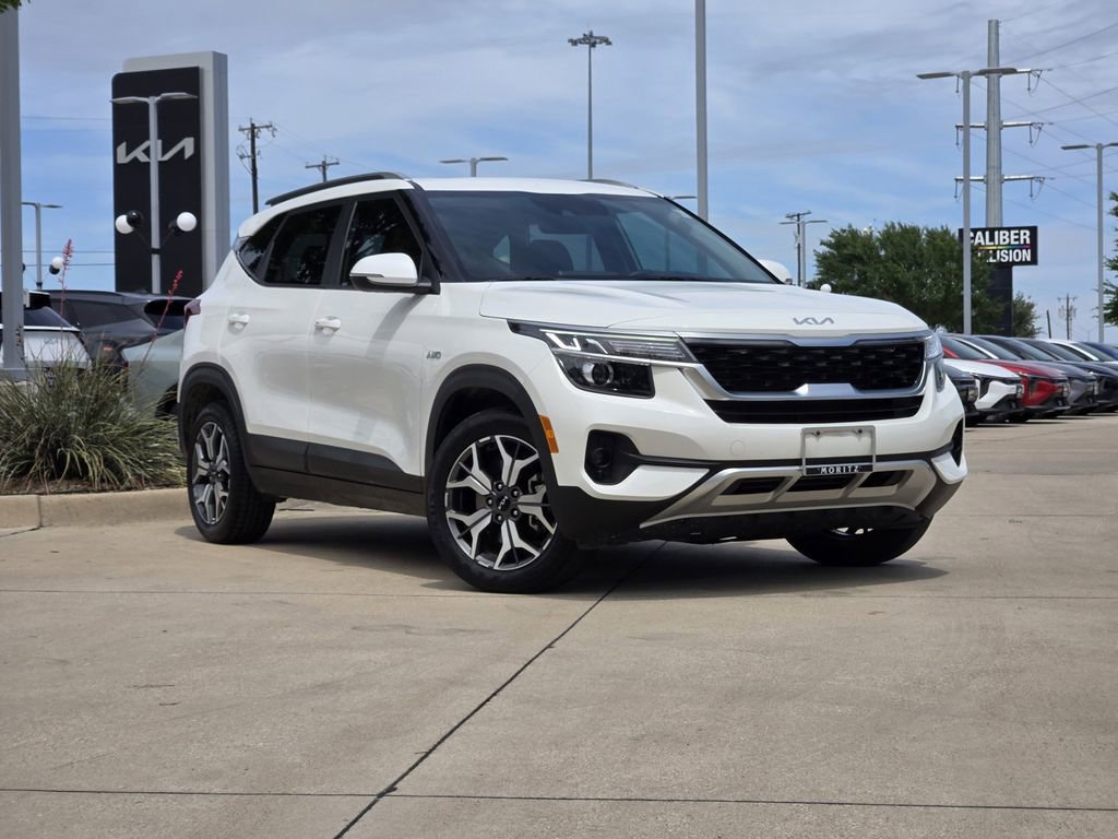 Certified 2023 Kia Seltos EX image 1