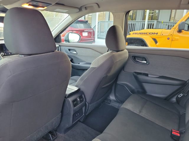 Used 2023 Nissan Rogue SV image 29