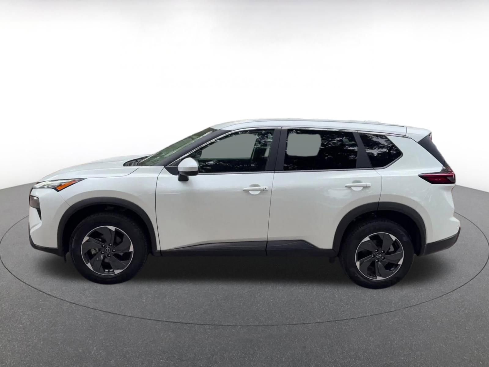 Used 2025 Nissan Rogue SV AWD/4WD image 9