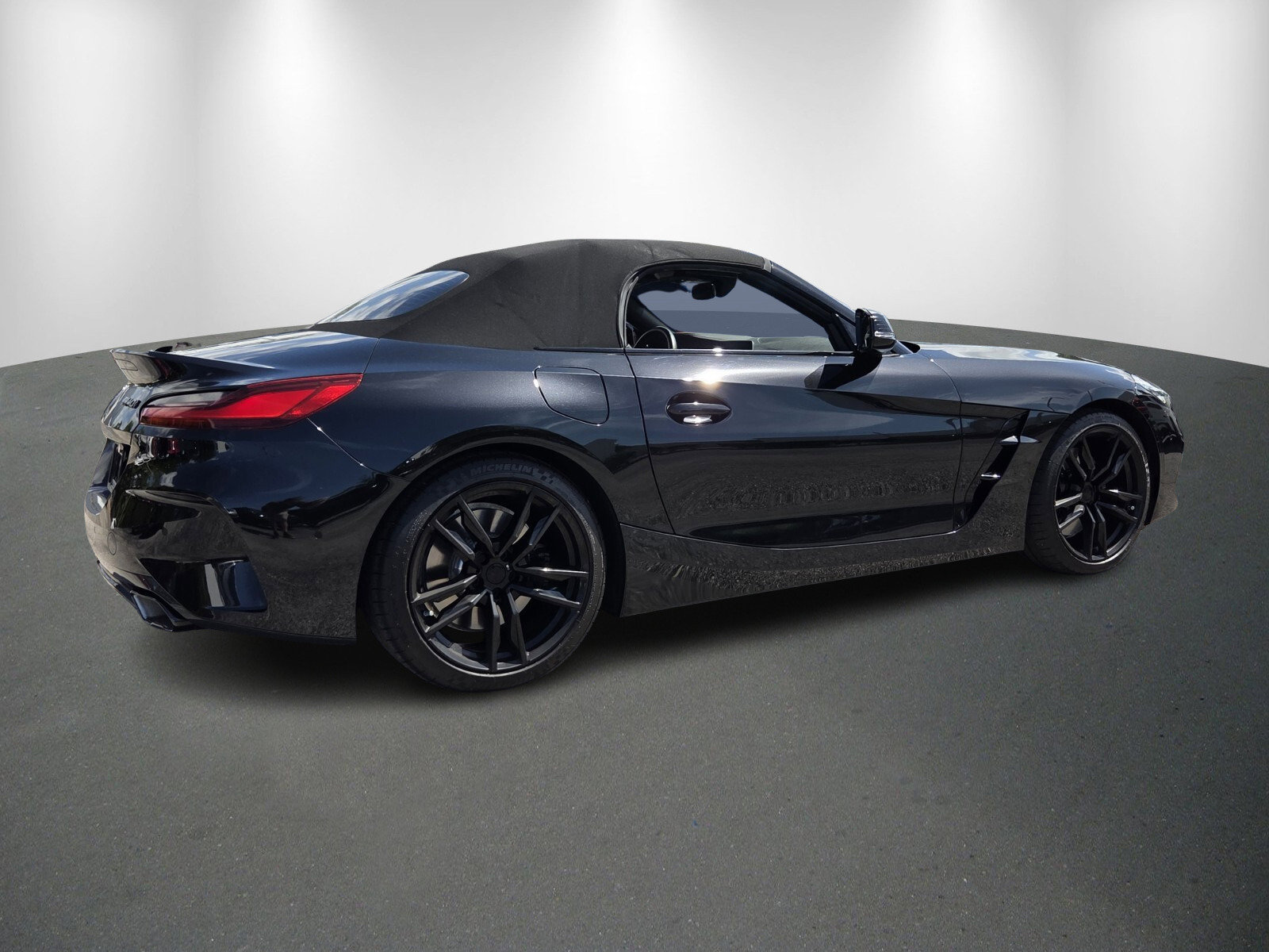Used 2022 BMW Z4 M40i w/ Premium Package RWD image 7